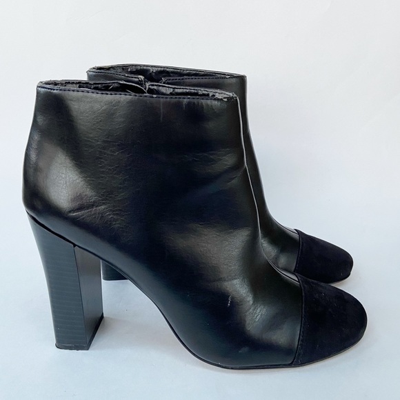 Ann Taylor Loft Black Ankle Booties Faux Leather/Suede Toe Side Zip Size 9.5M - Picture 4 of 14